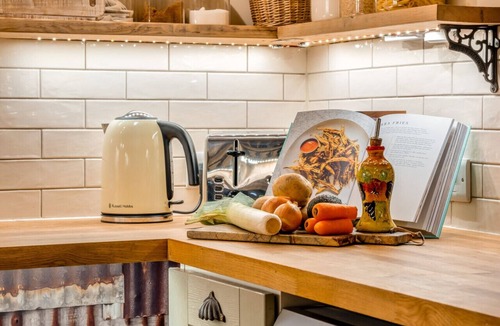 Brading House | Red Squirrel Batch - One Bedroom House, Sleeps 2