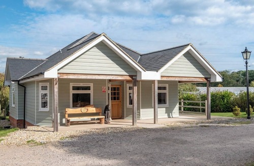 Ryde Cottage | Red Squirrel Lodge - UKC677