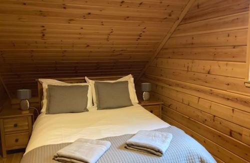 Keith Ski Chalet | Red Squirrel log cabin with hot tub