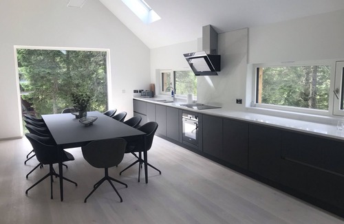 Crianlarich Ski Chalet | Red Stag with stunning loch and waterfall view