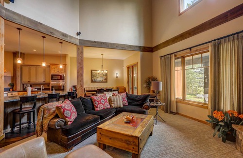 McCall House | Red Tail on the River - Private Hot Tub - River - Clubhouse w/gym, seasonal pool, sauna - Luxury