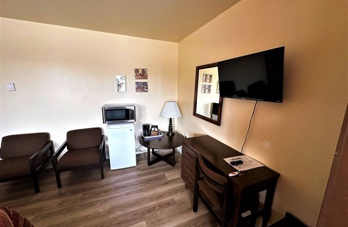 Iron Bridge Hotel | Red Top Motor Inn