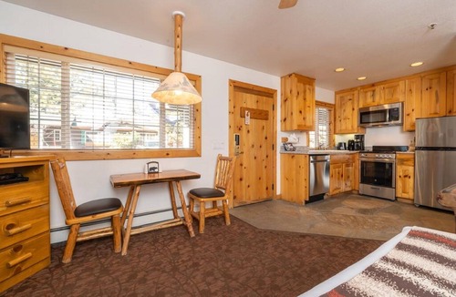 Tahoya Shores Condo | Red Wolf Lakeside Lodge