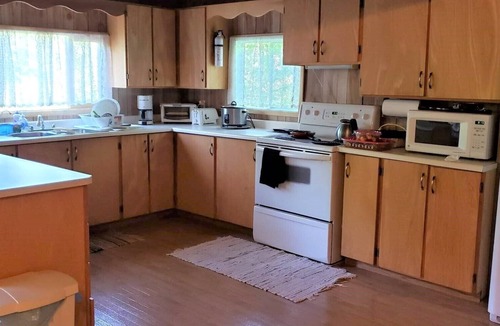Bracebridge Cabin | Redbird - Cozy Waterfront Cottage on Muskoka River
