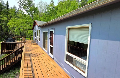 Bracebridge Cabin | Redbird - Cozy Waterfront Cottage on Muskoka River