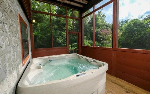 Sevierville Villa | Redbird View