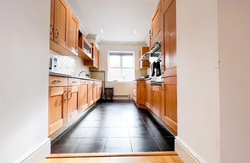 Frampton House | Redbourne Terrace Holiday Home