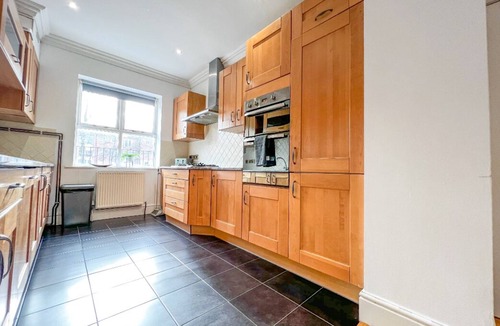 Frampton House | Redbourne Terrace Holiday Home