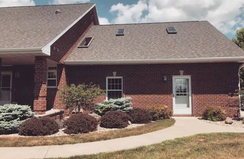 Butte Des Morts House | Redbrick Inn Hickory Suite