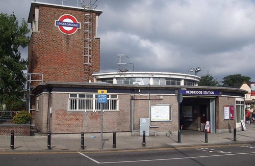 Clayhall Apartment | Redbridge Studio Retreat