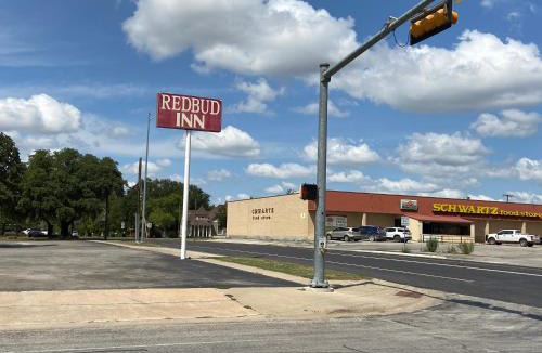 Goldthwaite Hotel | Redbud Inn