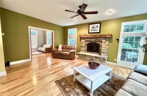 Webster House | Redbud Retreat