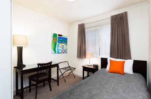 Redcliffe Hotel | Redcliffe Motor Inn