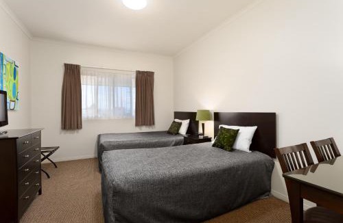 Redcliffe Hotel | Redcliffe Motor Inn