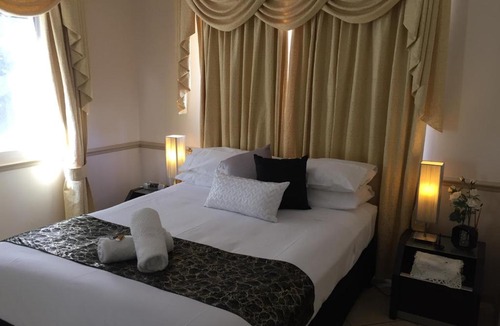 Redcliffe Apartment | Redcliffe Villa, Bayview