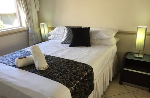 Redcliffe Apartment | Redcliffe Villa, Bayview