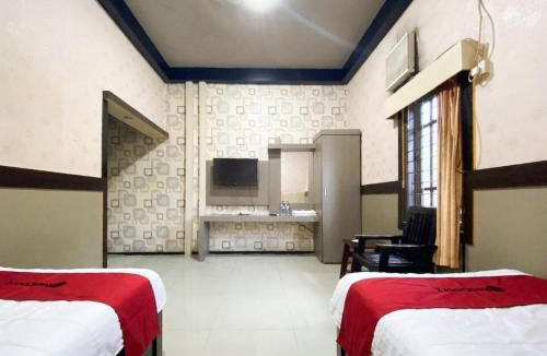 Tanjung Redeb Hotel | RedDoorz at Berau Plaza Tanjung Redeb