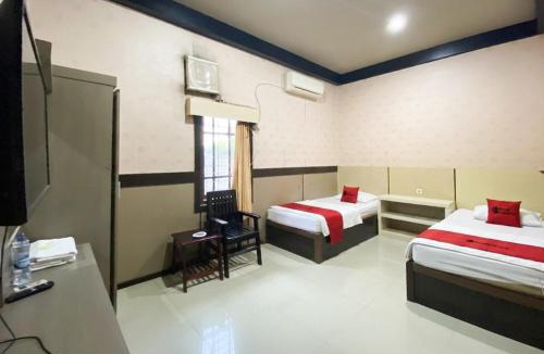 Tanjung Redeb Hotel | RedDoorz at Berau Plaza Tanjung Redeb