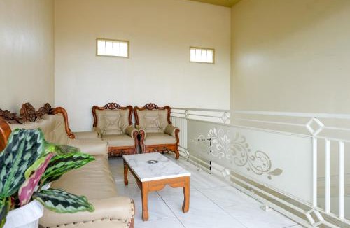 Tulungagung Hotel | RedDoorz at Dewanti Syariah near Stasiun Tulungagung