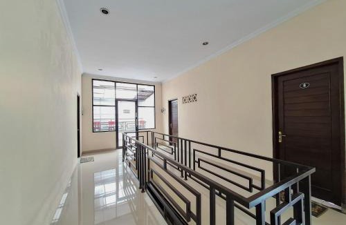 Mlati Hotel | RedDoorz at Greenhouse Tegalwaras Palagan