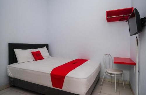 Manado Hotel | RedDoorz at Lapangan Bandara Sam Ratulangi Manado