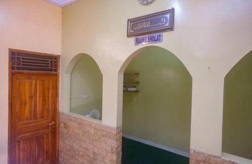 Depok Hotel | RedDoorz at Shabrina Homestay Syariah Maguwo