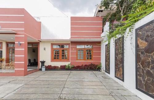 Ngaglik Hotel | RedDoorz at WR Supratman Batu