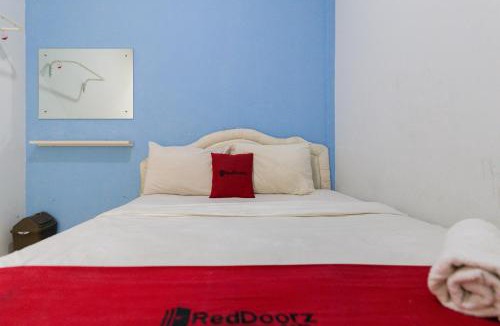 Cikokol Hotel | RedDoorz @ Garden Boulevard Citra Raya Tangerang
