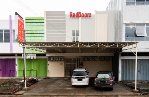 Mandai Hotel | RedDoorz @ Graha Cemerlang Maros