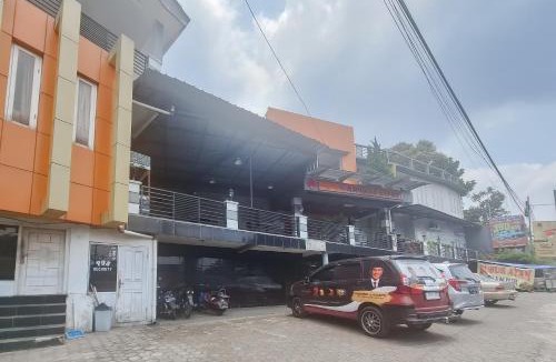 Ciloto Hotel | RedDoorz @ Hotel Arwana Safari Puncak