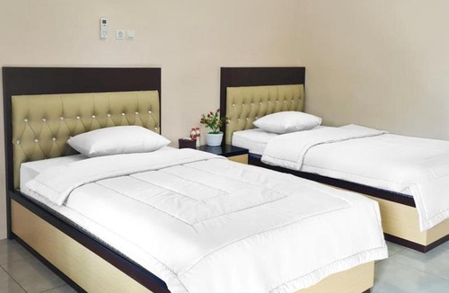 Sampit Hotel | RedDoorz @ Jalan Nyai Enat Sampit