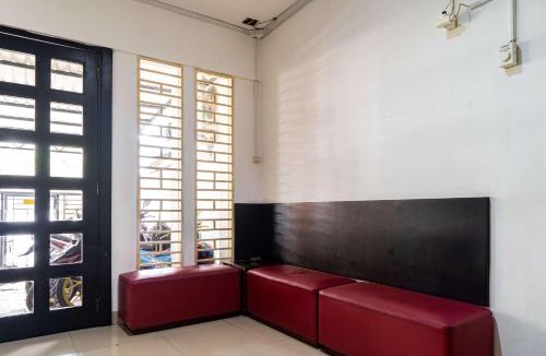 Kebon Kacang House | RedDoorz @ Kebon Kacang