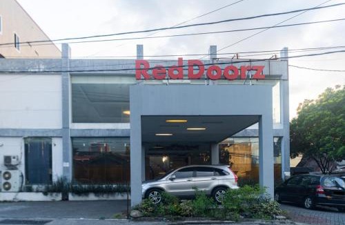 Manado City Centre House | RedDoorz near Bahu Mall Manado