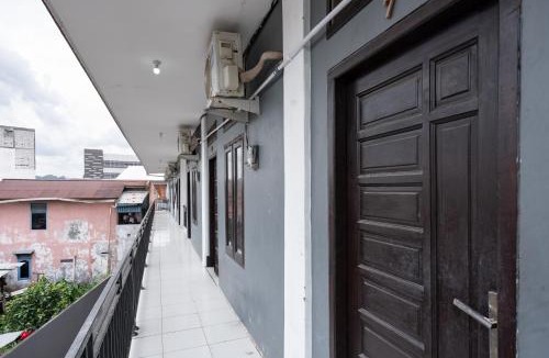 Samarinda Hotel | RedDoorz near Bigmall Samarinda 2