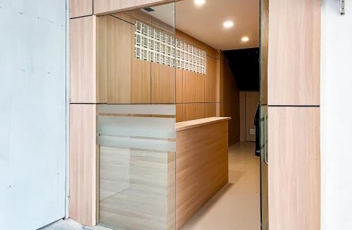 Java Hotel | RedDoorz near Exit Toll PIK 2