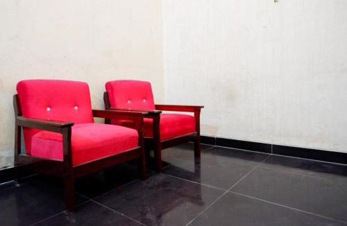 Tegal House | RedDoorz near GOR Wisanggeni