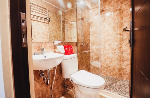Cawang House | RedDoorz near Halim Perdanakusuma 3