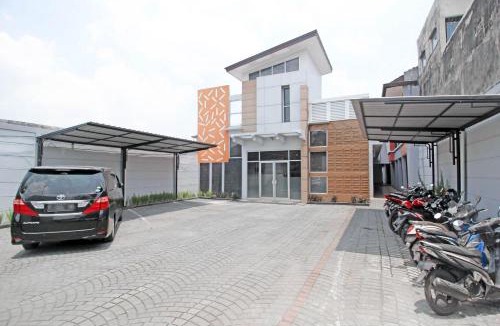 Condongcatur House | RedDoorz near Hartono Mall 3