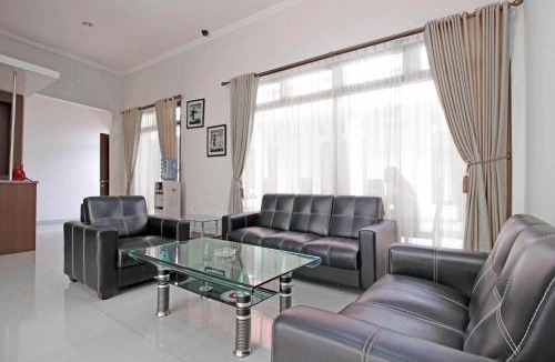 Condongcatur House | RedDoorz near Hartono Mall 3
