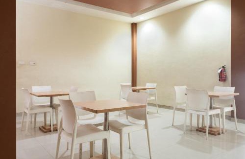 Samarinda Hotel | RedDoorz near Islamic Center Samarinda