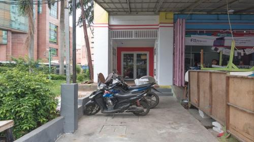 Old Jakarta Hotel | RedDoorz near ITC Mangga Dua
