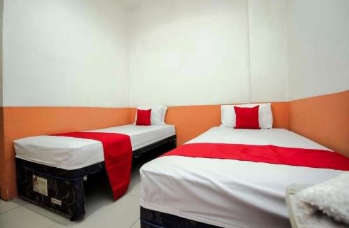Manado City Centre Hotel | RedDoorz Near Jalan Jendral Sudirman