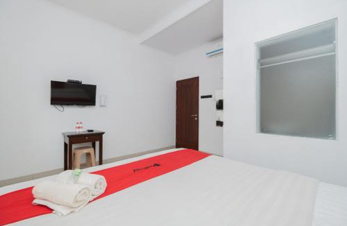 Dinoyo House | RedDoorz near Jawa Timur Park 3