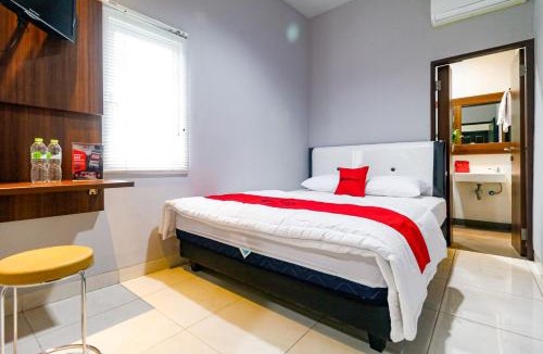Kedoya Utara House | RedDoorz near Kebon Jeruk Jakarta