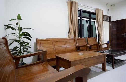 Purwokerto House | RedDoorz near Living Plaza Purwokerto