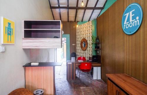 Maguwo Hotel | RedDoorz near Lotte Mart Maguwoharjo Yogyakarta