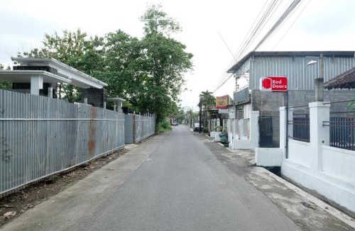 Mlati Hotel | RedDoorz near Monjali 4 Yogyakarta