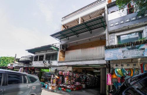 Old Jakarta House | RedDoorz near Museum Bank Indonesia Jakarta