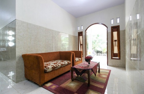 Pakem Hotel | RedDoorz near Museum Gunung Merapi