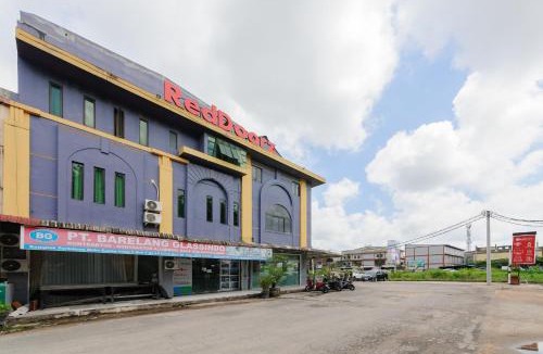Tanjung Uncang House | RedDoorz Near RSUD Embung Fatimah Batam